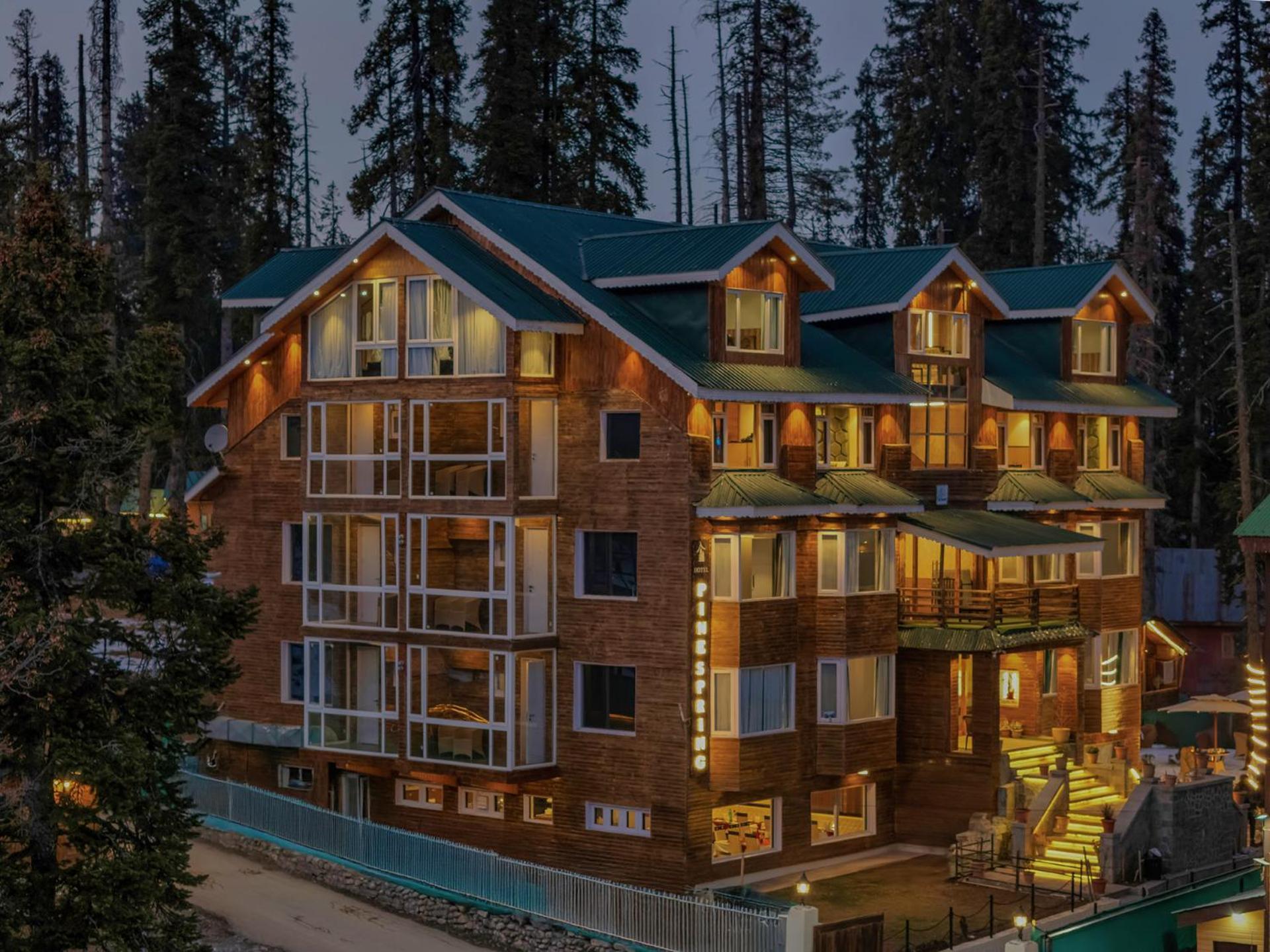 Hotel Pine Spring Gulmarg Eksteriør bilde