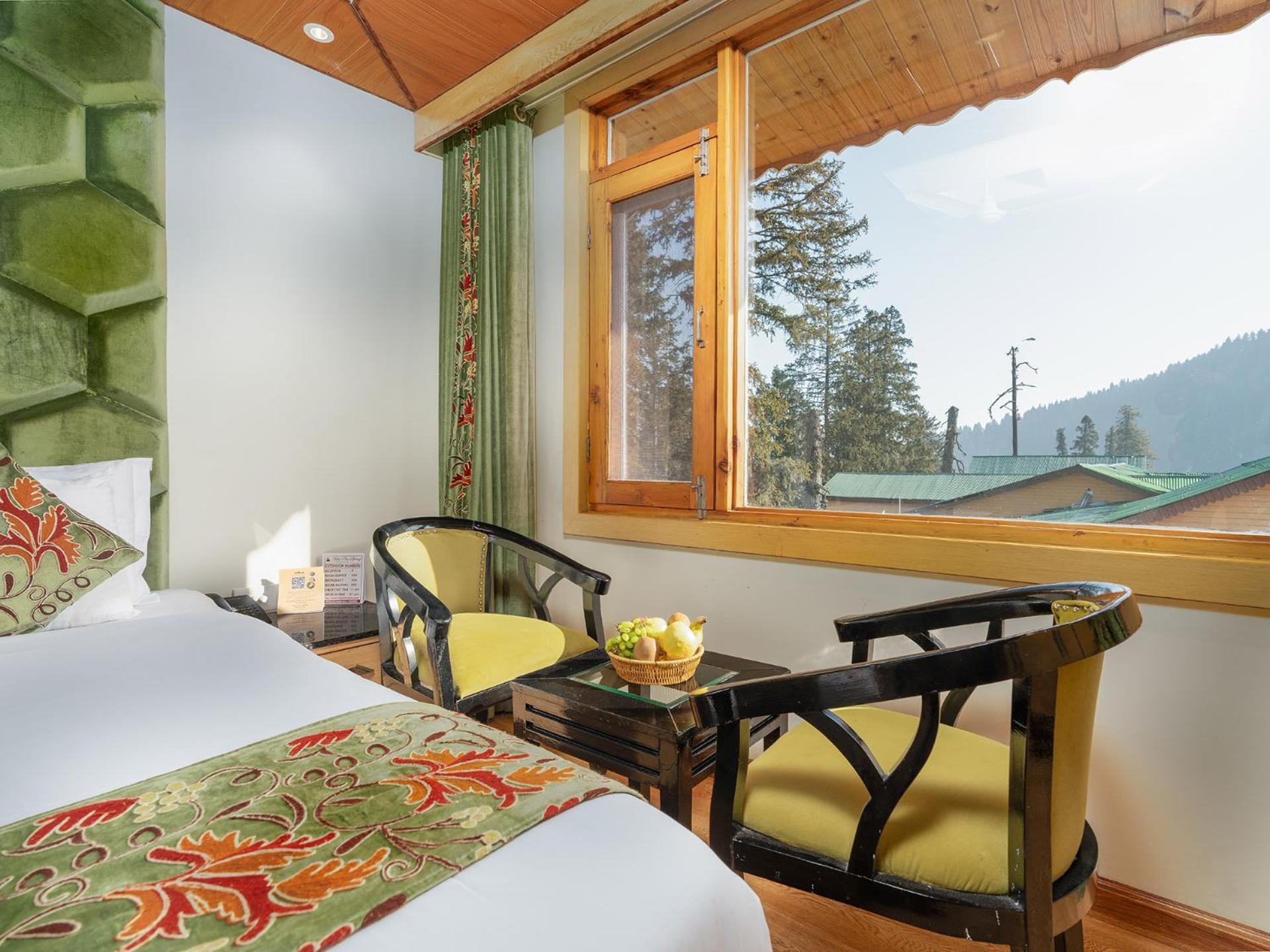 Hotel Pine Spring Gulmarg Eksteriør bilde