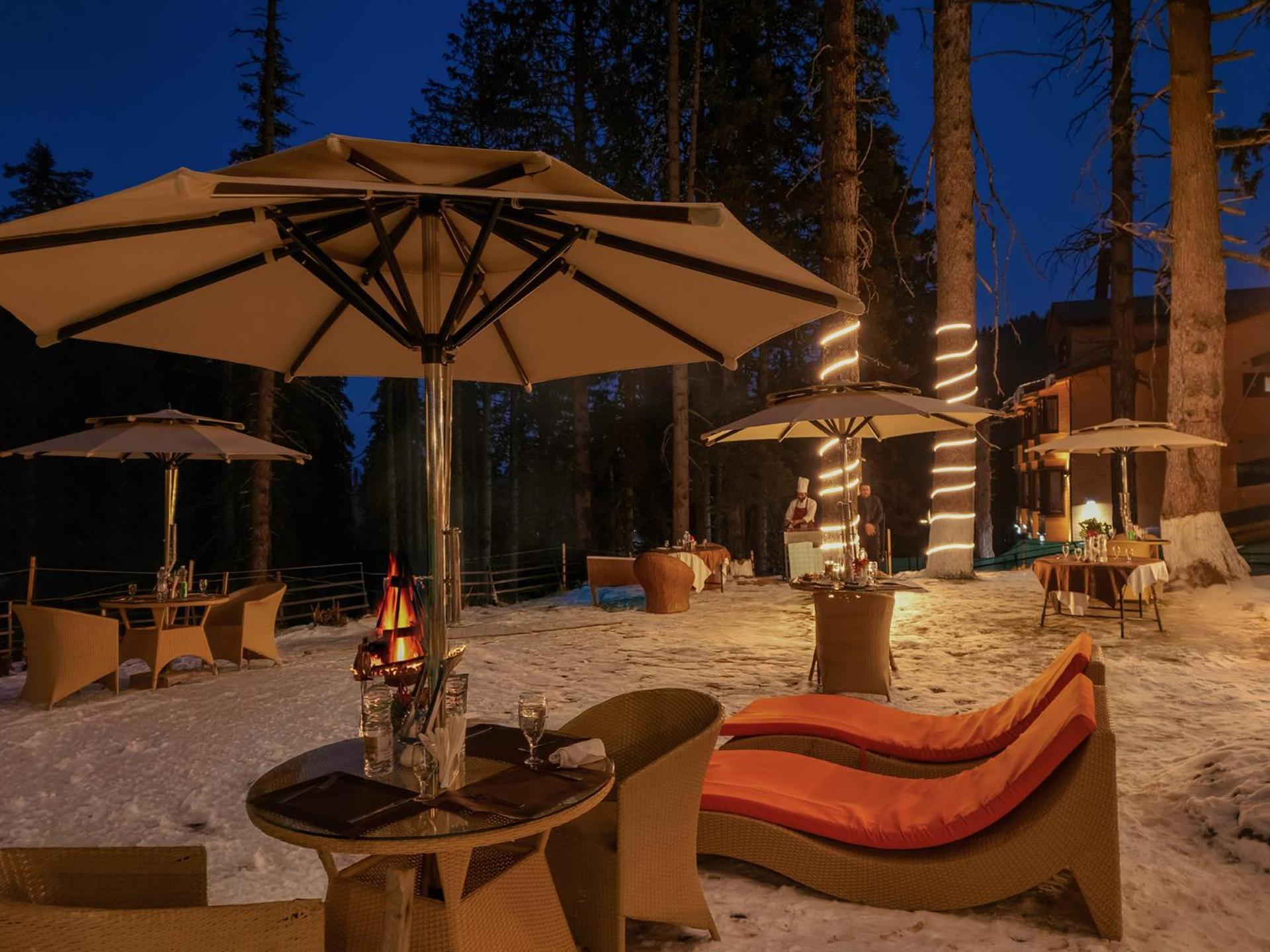 Hotel Pine Spring Gulmarg Eksteriør bilde
