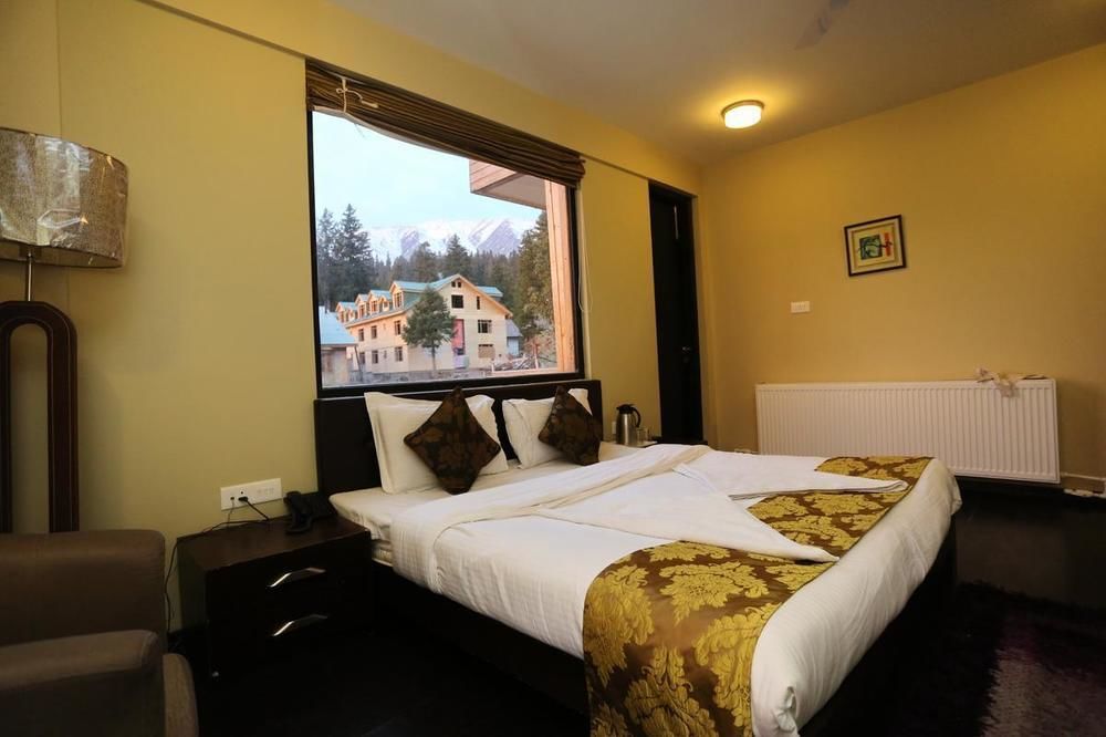 Hotel Pine Spring Gulmarg Eksteriør bilde