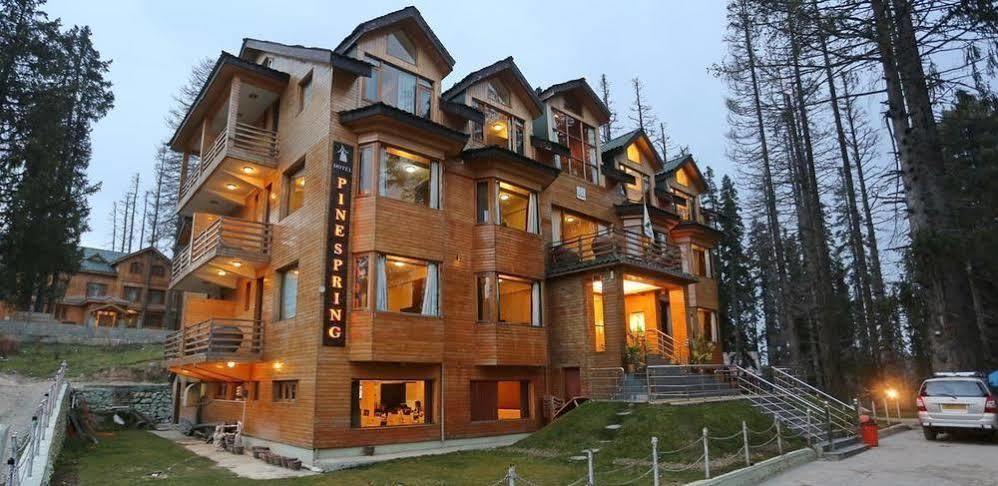Hotel Pine Spring Gulmarg Eksteriør bilde